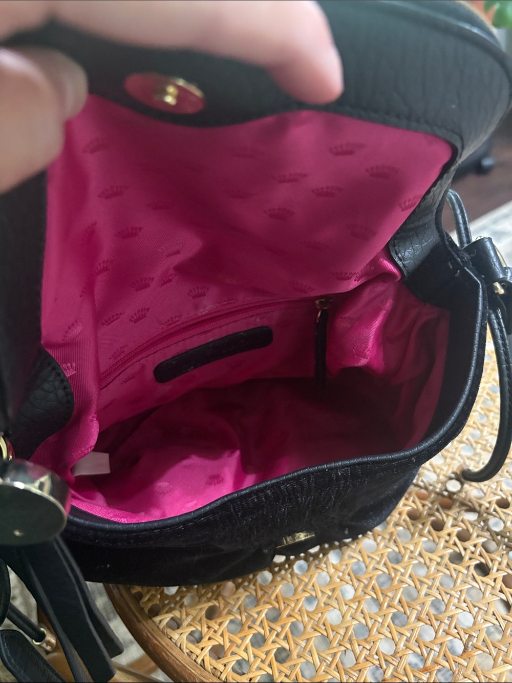 Juicy Couture velvet bag. - Picture 4 of 10